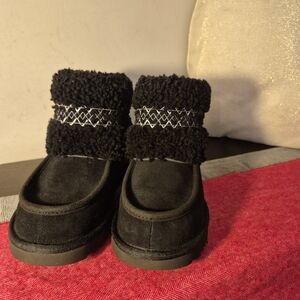 UGG WOMEN MINI UGG BRAID BLACK SUEDE CURLY SHEEPSKIN BOOTS US 7
